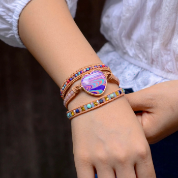 Preview: Handgefertigtes 5-lagiges Wickelarmband aus Leder mit Jaspis-Herz